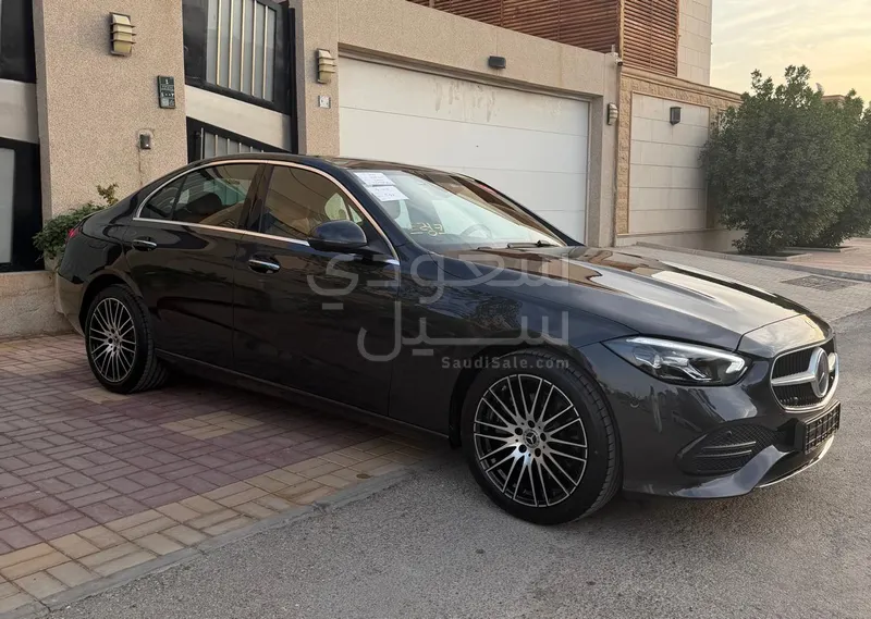 2025 مرسيدس - بنز سي 200