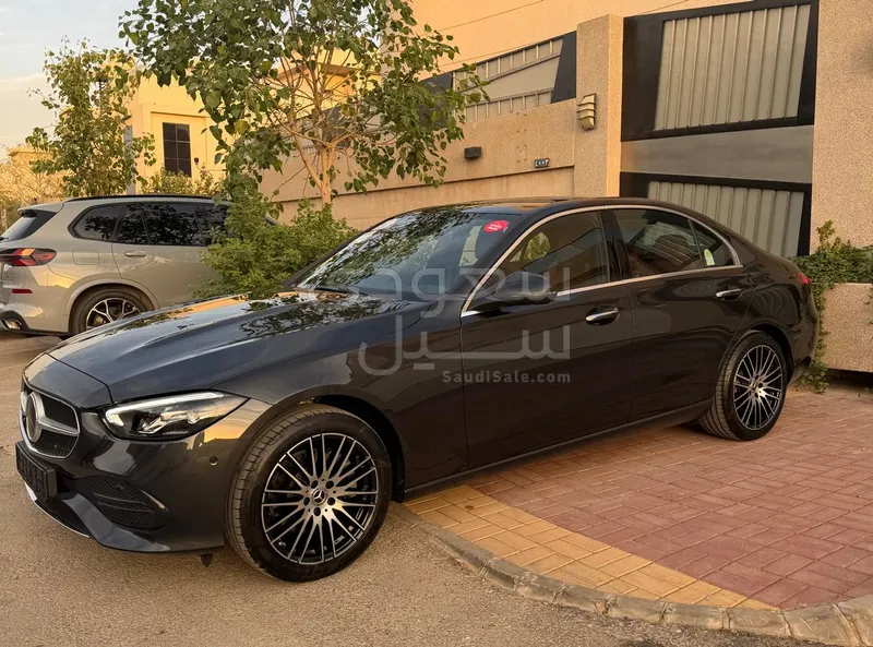 2025 مرسيدس - بنز سي 200