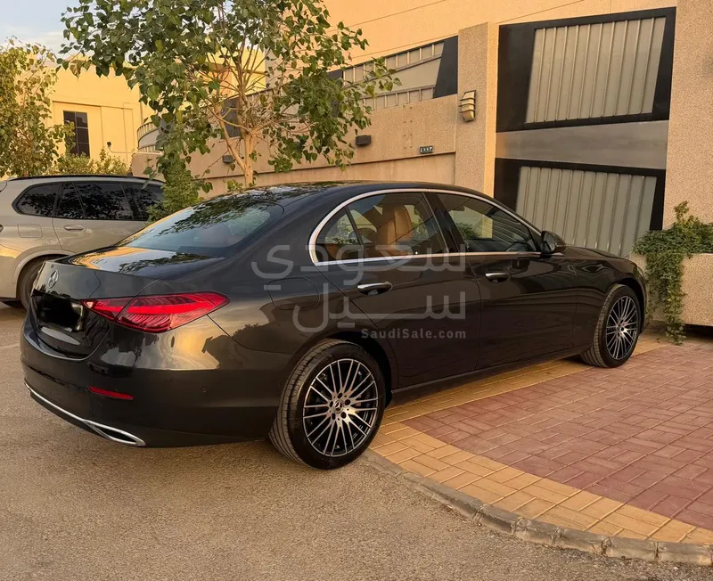2025 مرسيدس - بنز سي 200