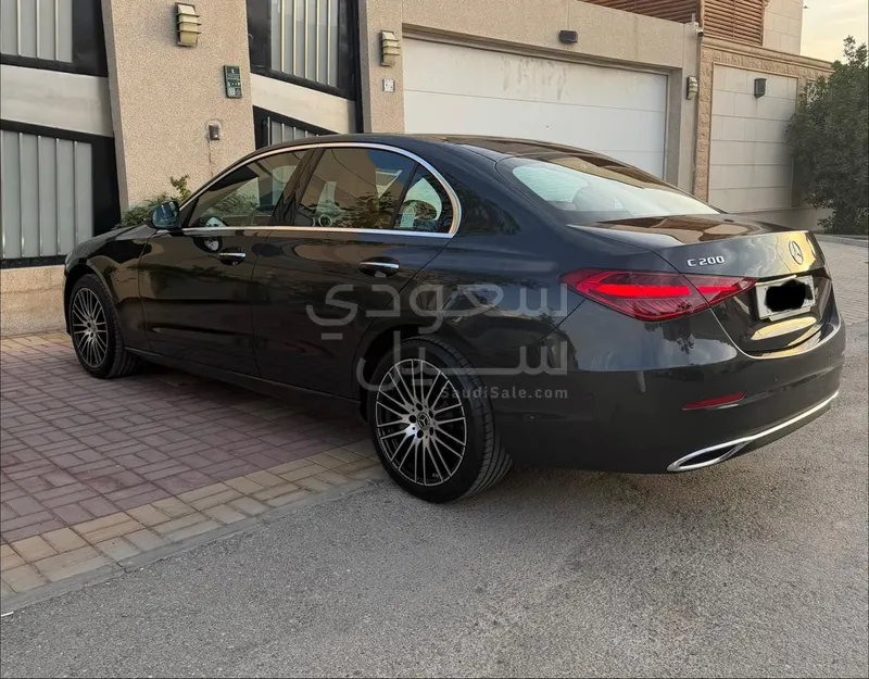 2025 مرسيدس - بنز سي 200