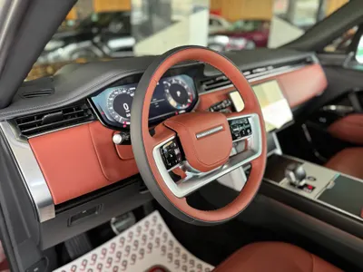 2025 لاند روفر رينج روفر اس في اوتوبيوغرافي