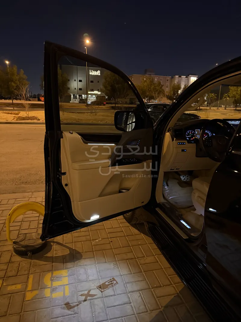 2020 لكزس إل إكس 570 اس