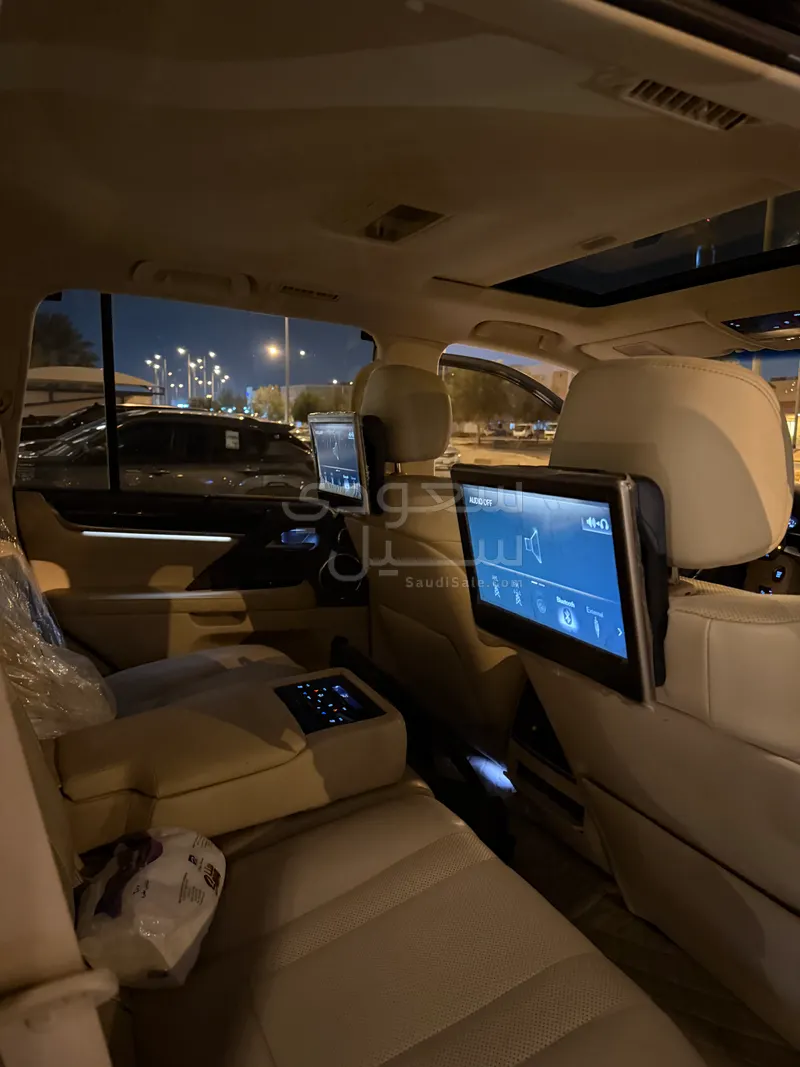 2020 لكزس إل إكس 570 اس