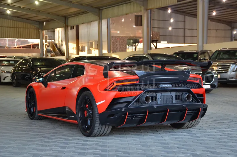 2021 لمبرجيني هوراكان ايفو