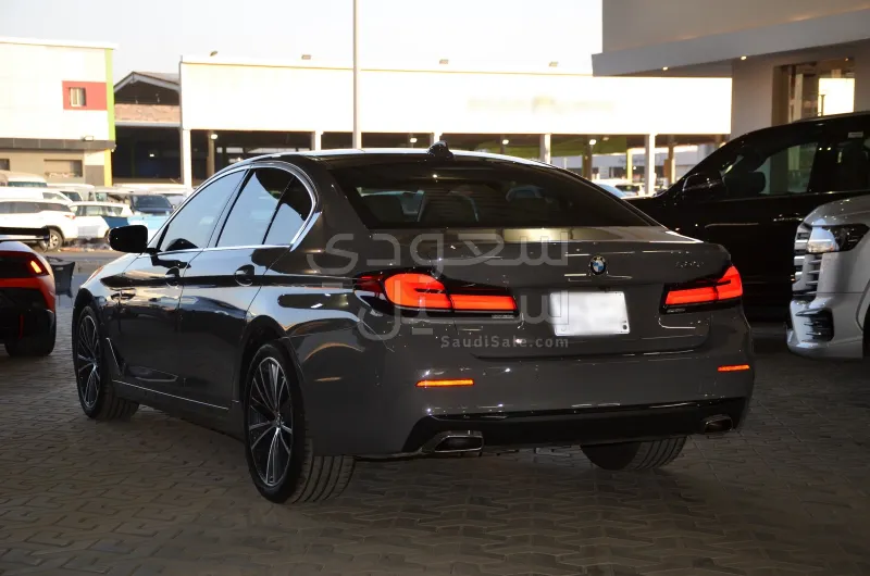 2022 بي ام دبليو الفئة الخامسة 520 أي