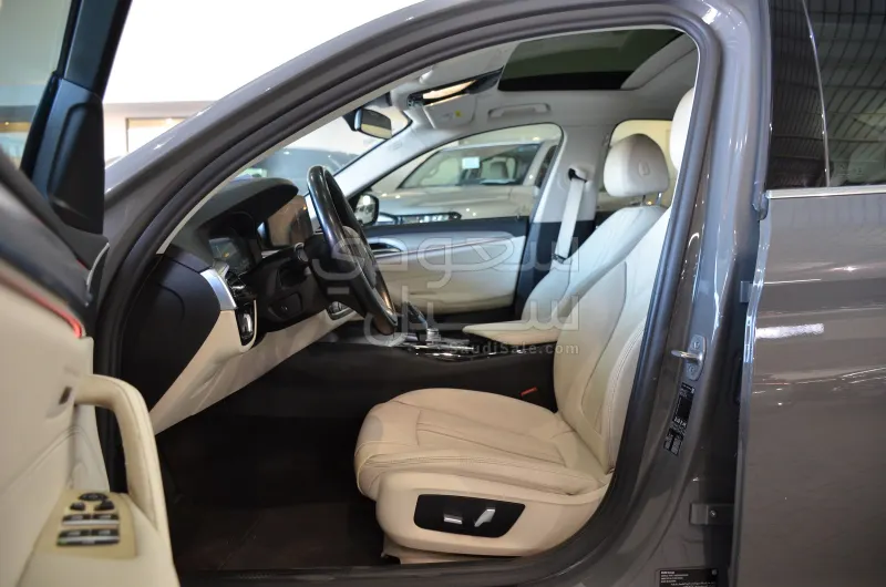 2022 بي ام دبليو الفئة الخامسة 520 أي