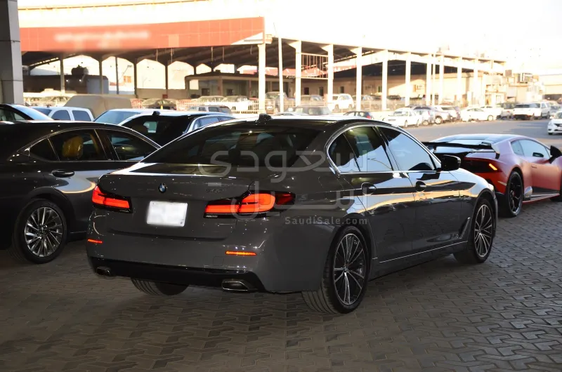 2022 بي ام دبليو الفئة الخامسة 520 أي