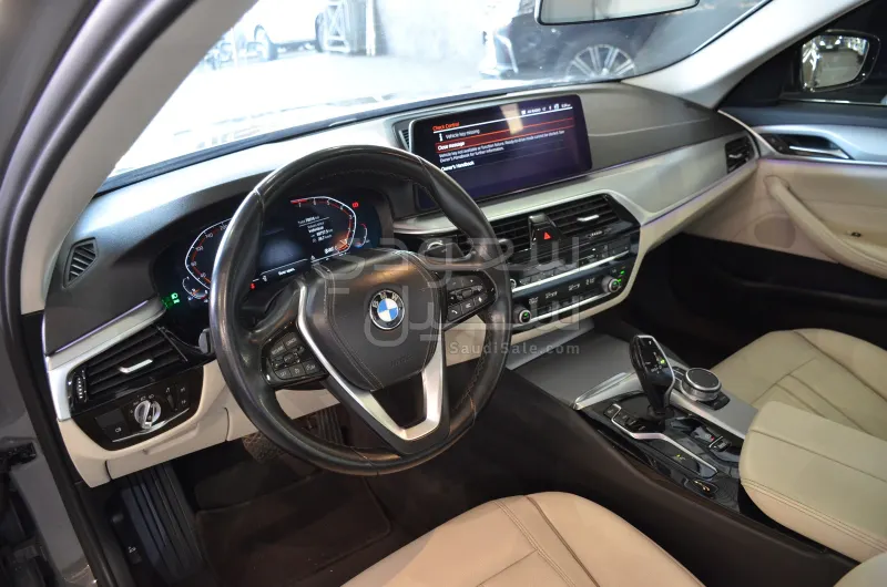 2022 بي ام دبليو الفئة الخامسة 520 أي