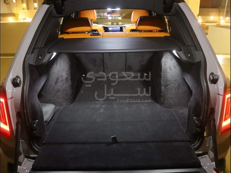 2025 رولز رويس كولينان سلفر بادج