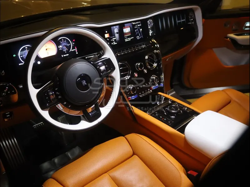 2025 رولز رويس كولينان سلفر بادج