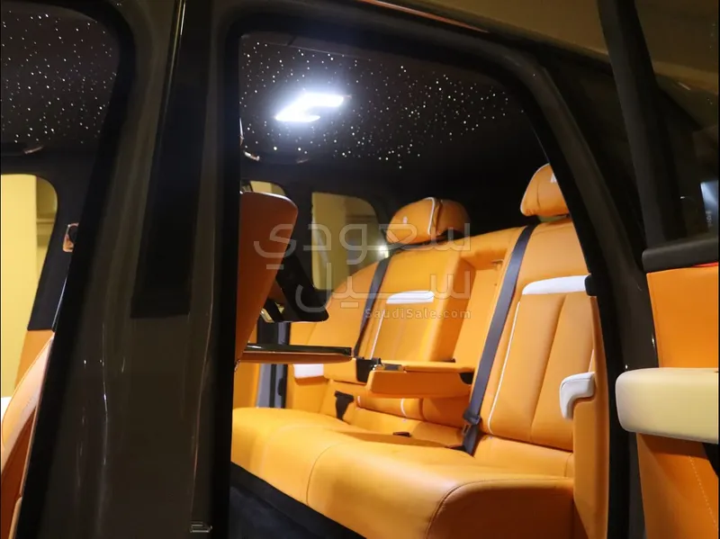 2025 رولز رويس كولينان سلفر بادج