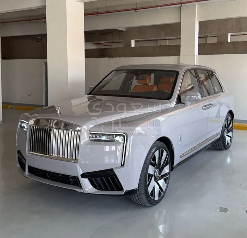 2025 رولز رويس كولينان سلفر بادج