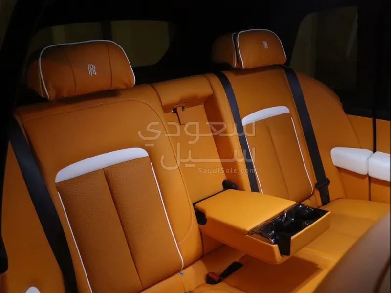 2025 رولز رويس كولينان سلفر بادج