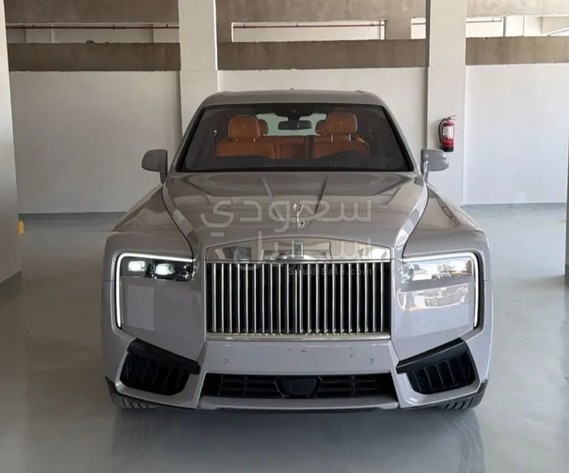 2025 رولز رويس كولينان سلفر بادج
