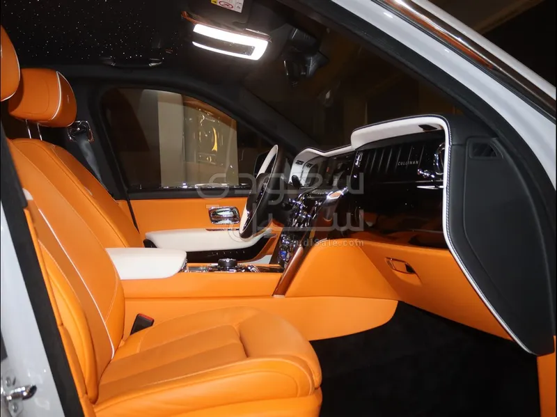 2025 رولز رويس كولينان سلفر بادج