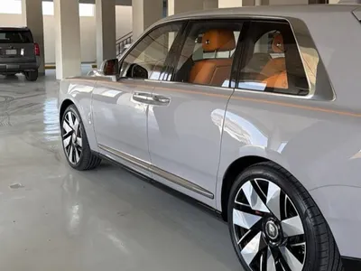 2025 رولز رويس كولينان سلفر بادج