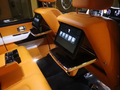 2025 رولز رويس كولينان سلفر بادج