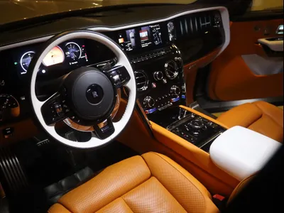 2025 رولز رويس كولينان سلفر بادج