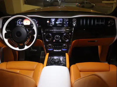 2025 رولز رويس كولينان سلفر بادج