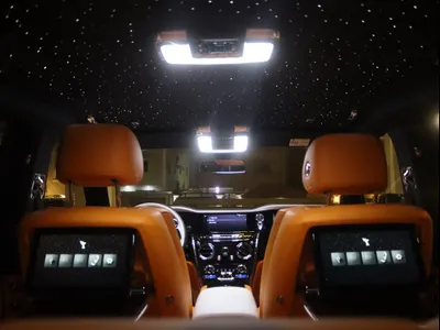 2025 رولز رويس كولينان سلفر بادج