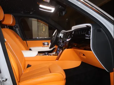 2025 رولز رويس كولينان سلفر بادج