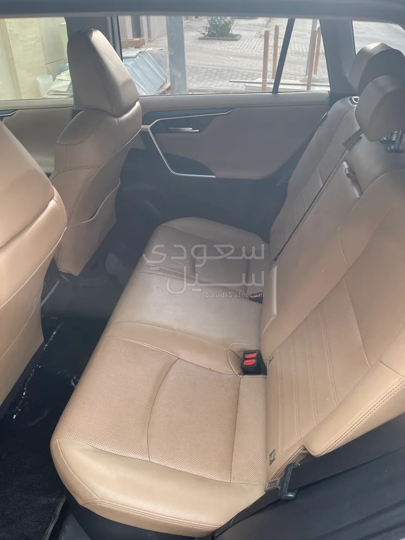 2023 تويوتا راف 4