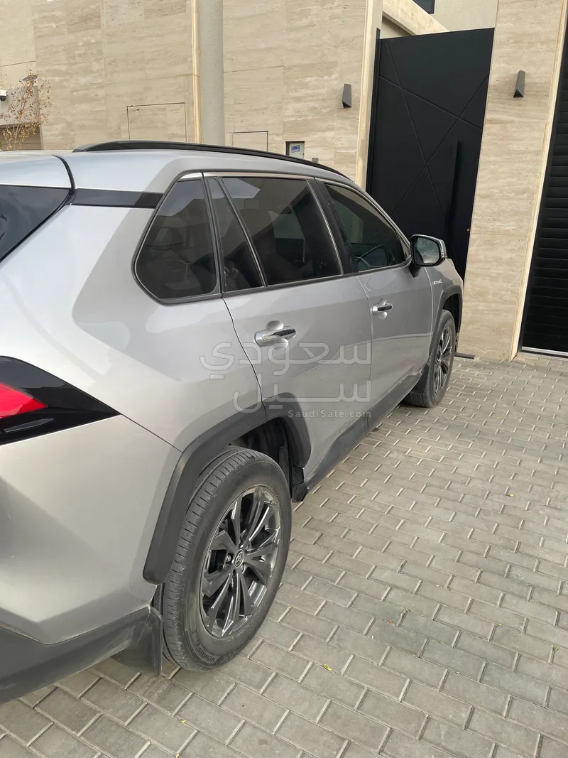 2023 تويوتا راف 4