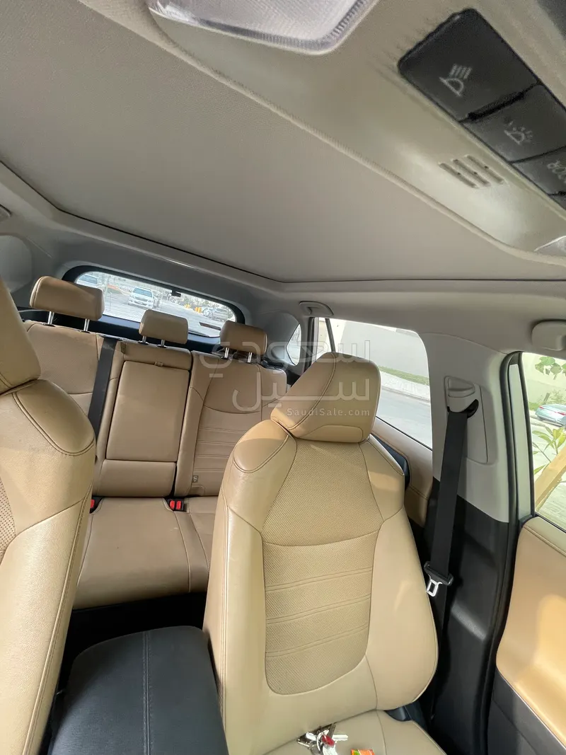 2023 تويوتا راف 4