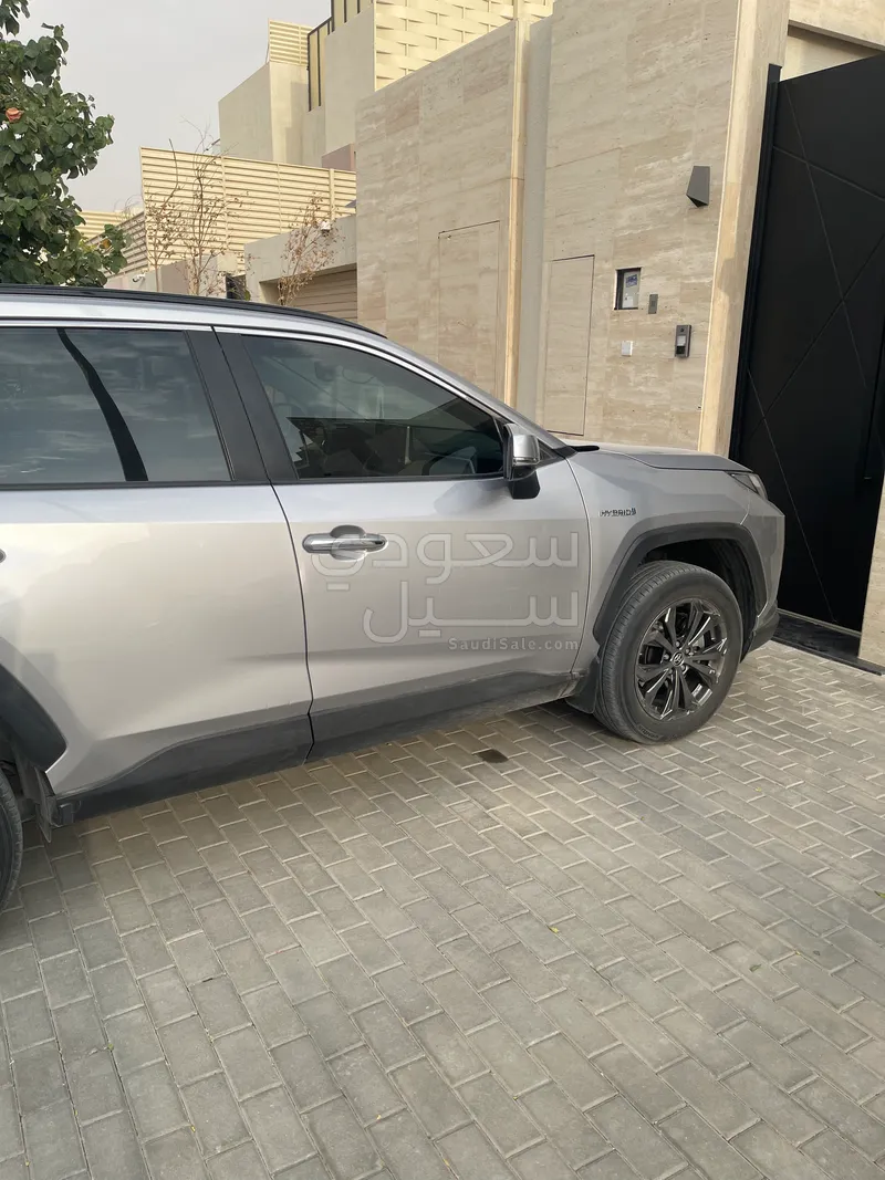 2023 تويوتا راف 4