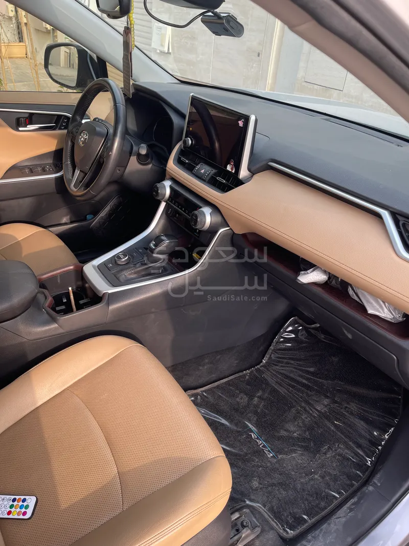 2023 تويوتا راف 4