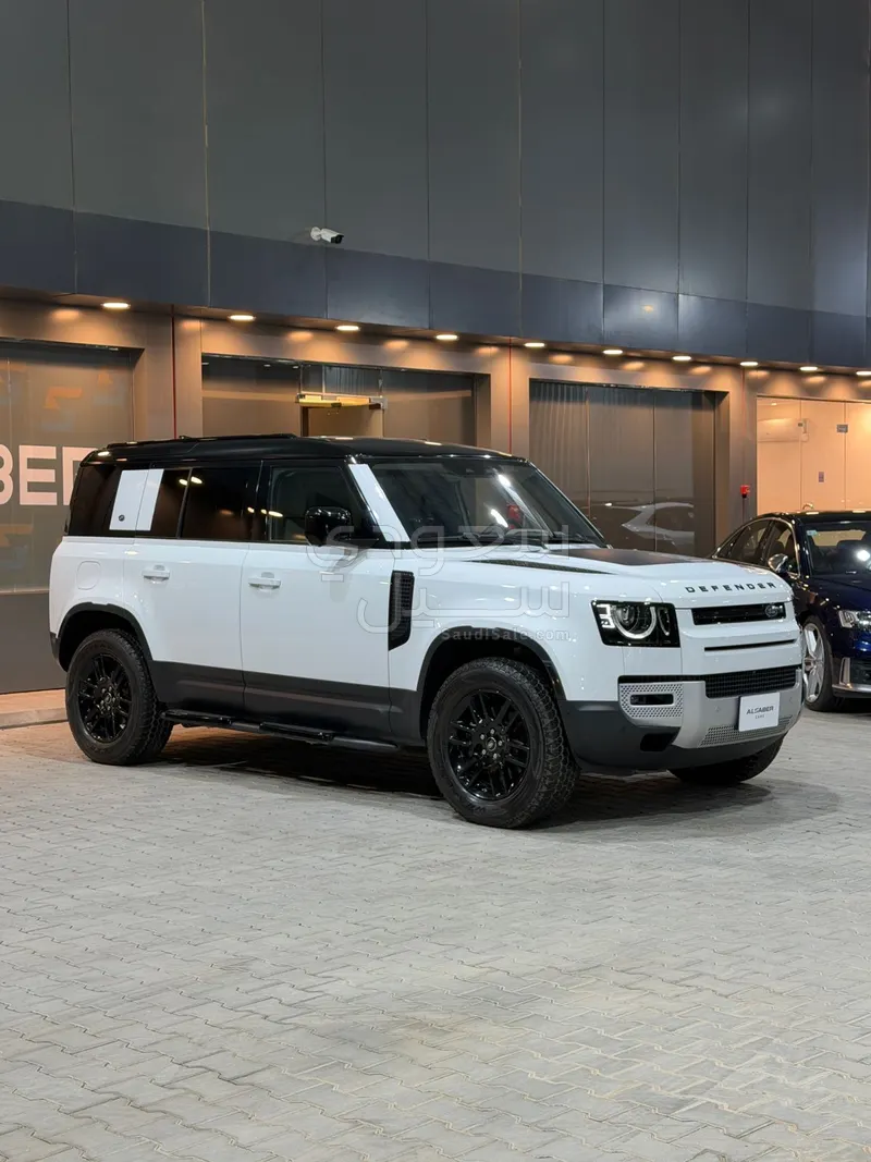 2022 لاند روفر ديفيندر 110