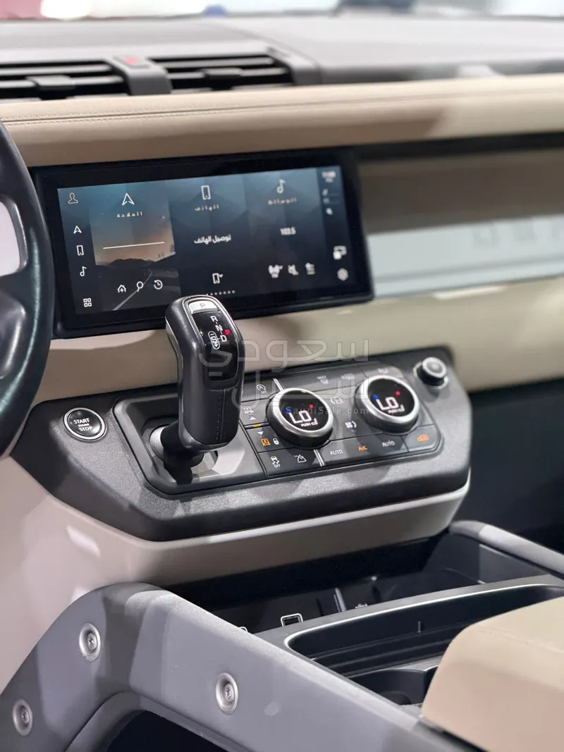 2022 لاند روفر ديفيندر 110