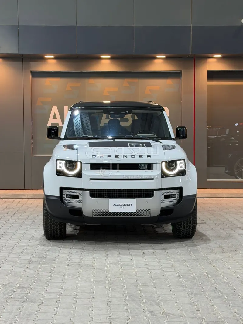 2022 لاند روفر ديفيندر 110
