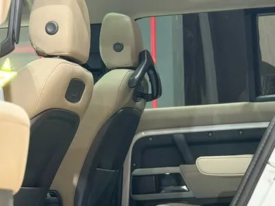 2022 لاند روفر ديفيندر 110