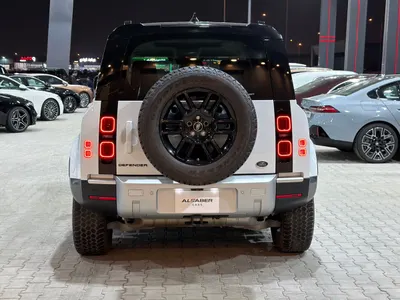 2022 لاند روفر ديفيندر 110