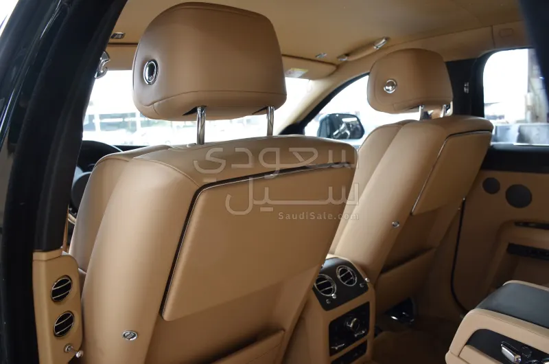 2025 رولز رويس قوست بلاك بادج