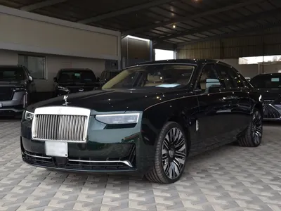 2025 رولز رويس قوست بلاك بادج