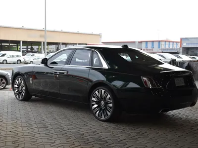 2025 رولز رويس قوست بلاك بادج