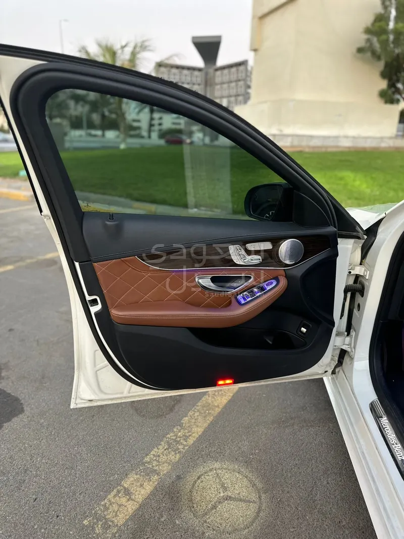 2019 مرسيدس - بنز سي 300