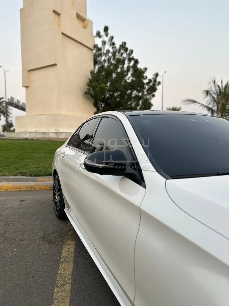 2019 مرسيدس - بنز سي 300