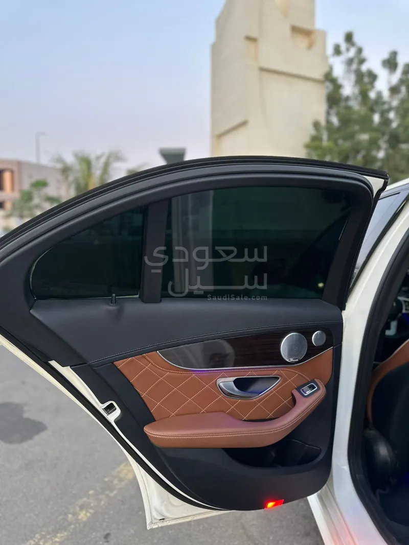 2019 مرسيدس - بنز سي 300