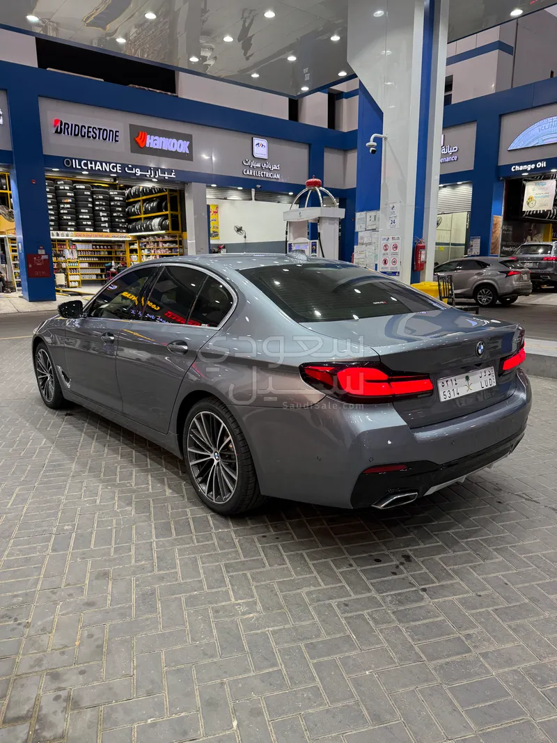 2021 بي ام دبليو الفئة الخامسة 520 أي