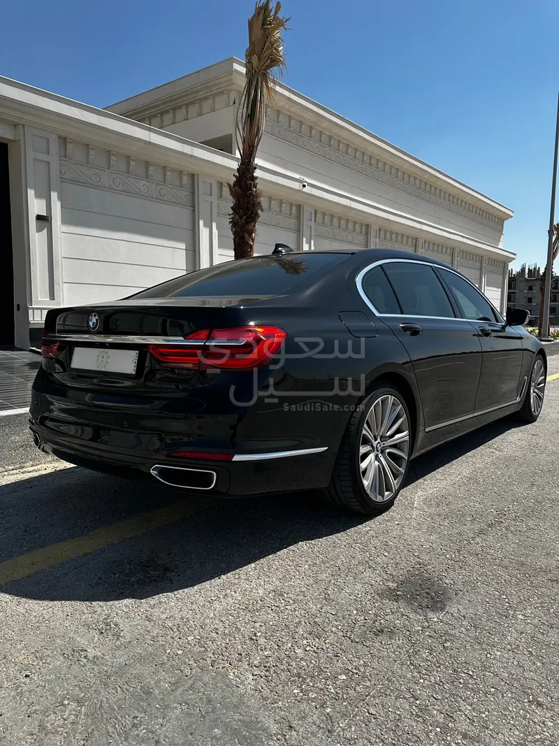 2017 بي ام دبليو الفئة السابعة 730 إل أي