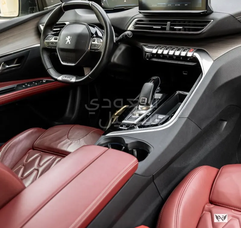 2022 بيجو 5008 جي تي لاين