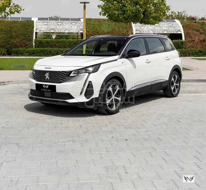 2022 بيجو 5008 جي تي لاين