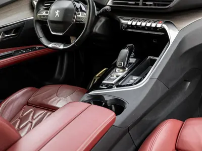 2022 بيجو 5008 جي تي لاين