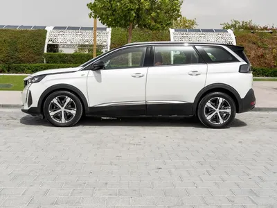 2022 بيجو 5008 جي تي لاين