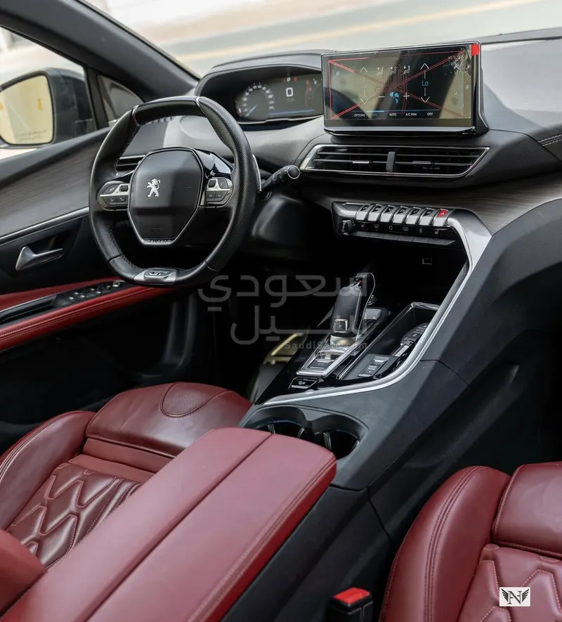 2023 بيجو 5008 جي تي لاين