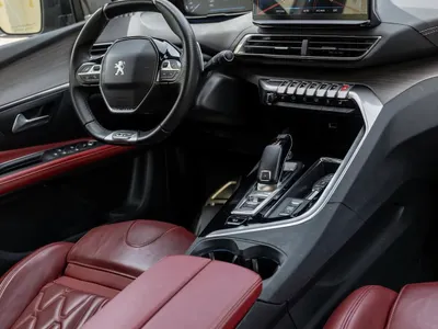 2023 بيجو 5008 جي تي لاين