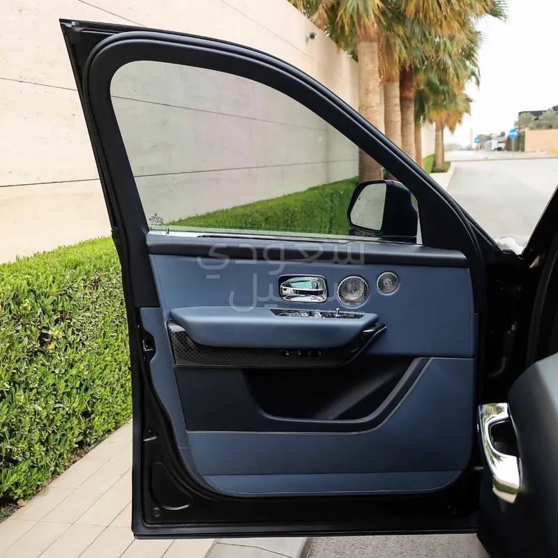 2024 رولز رويس كولينان بلاك بادج